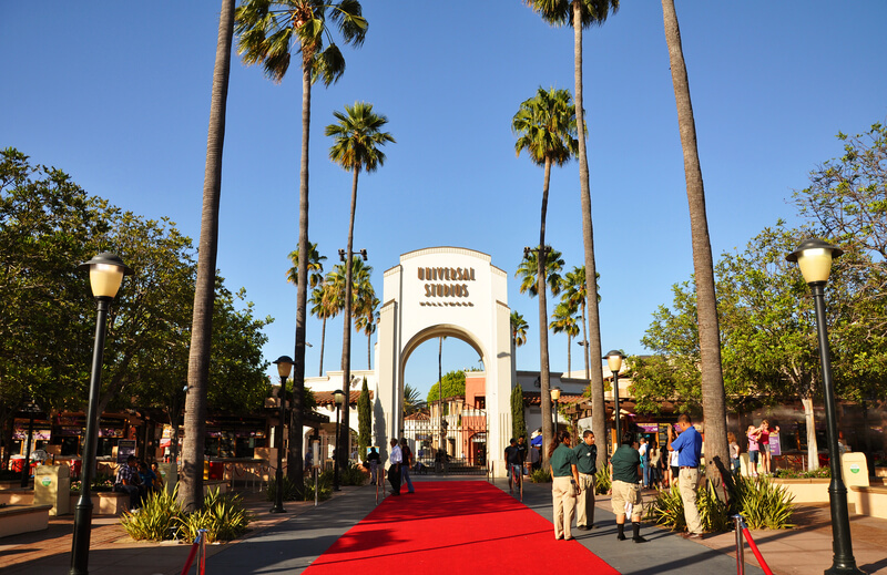 least crowded days at universal studios hollywood