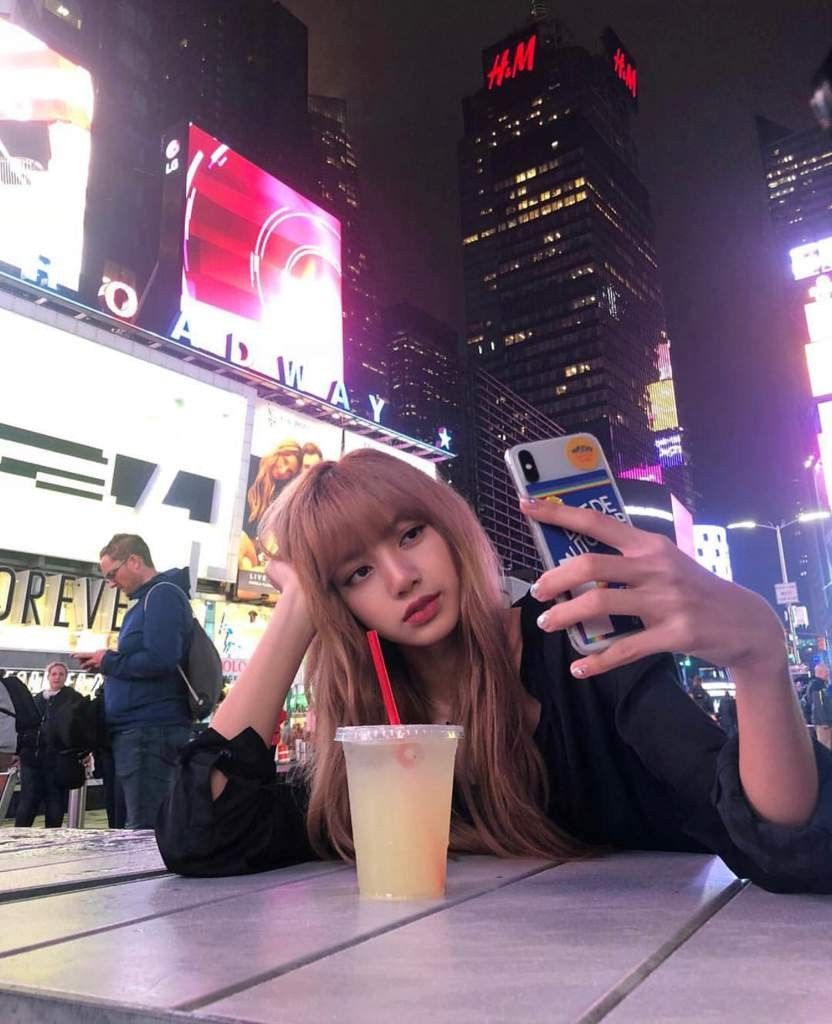 lisa blackpink new york