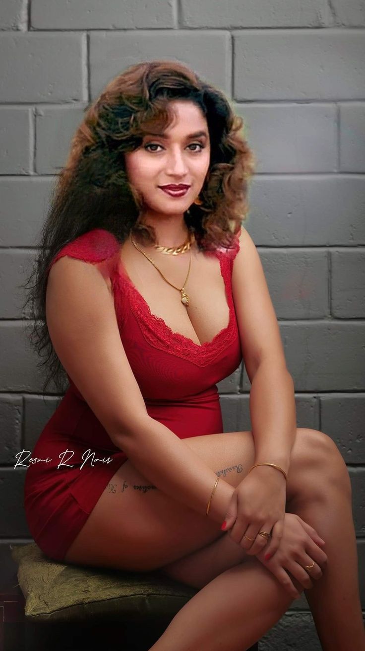 madhuri dixit sexy photo