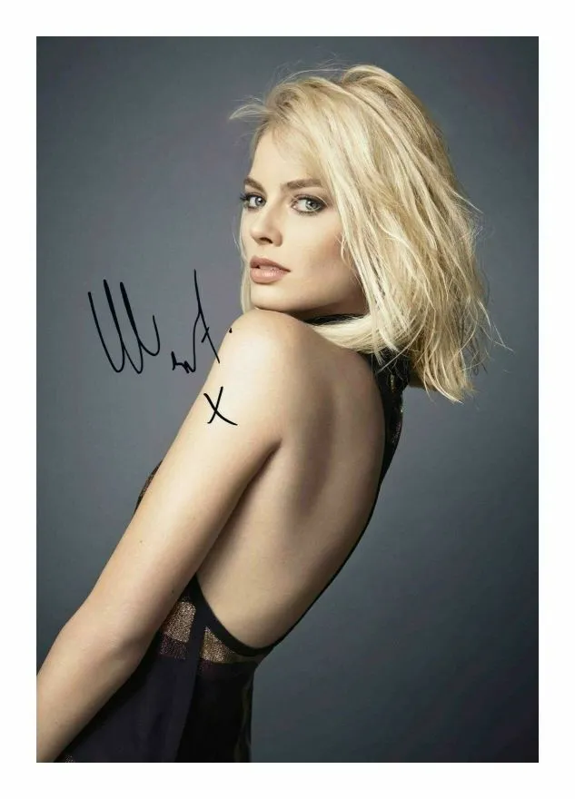 margot robbie autograph