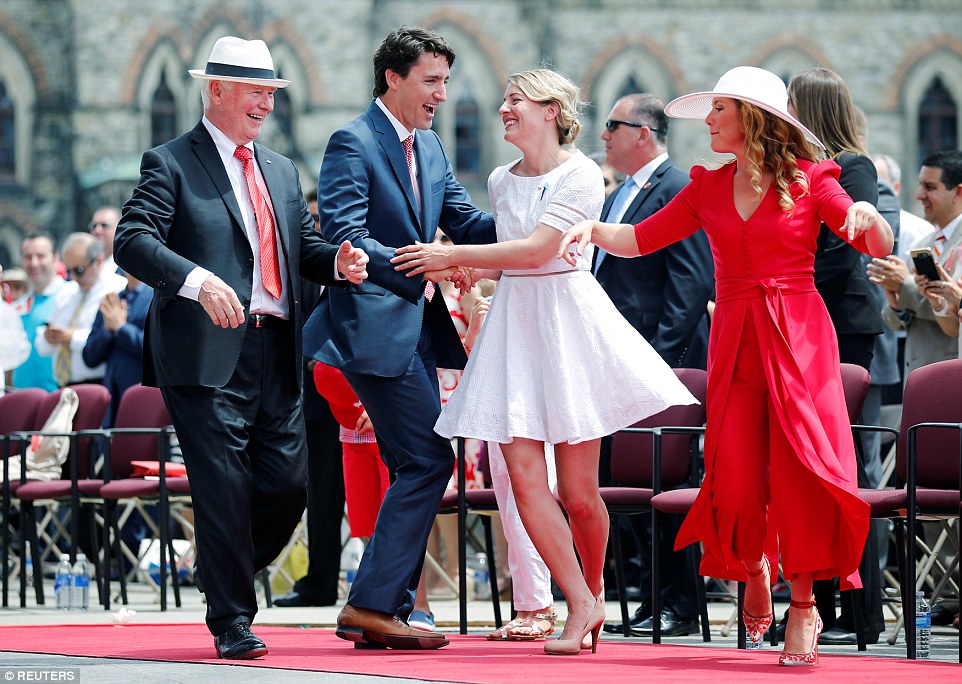 melanie joly and justin trudeau photos