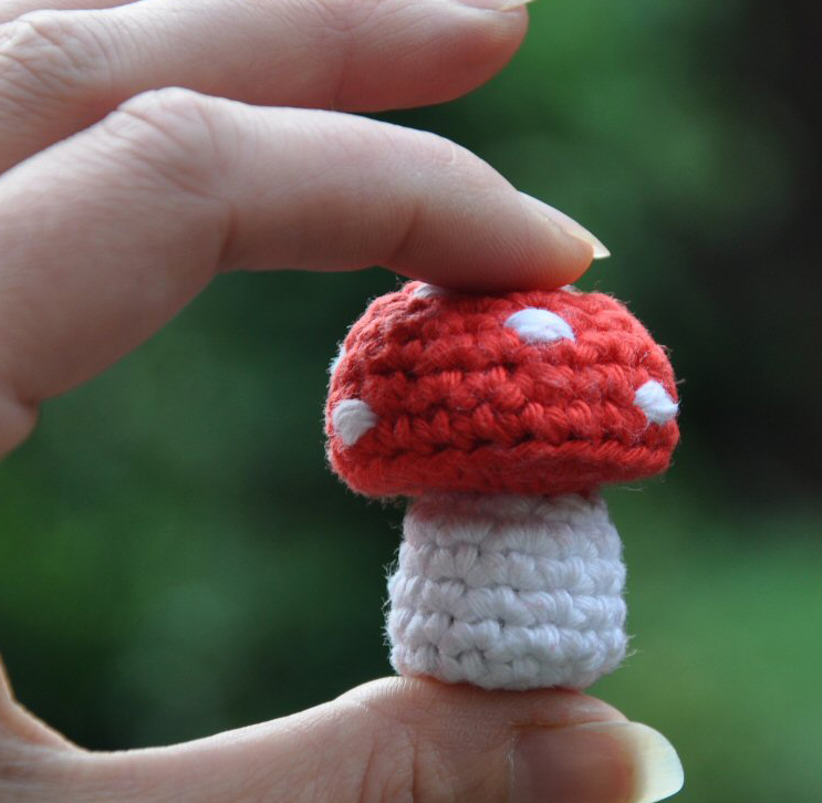 mini mushroom crochet pattern