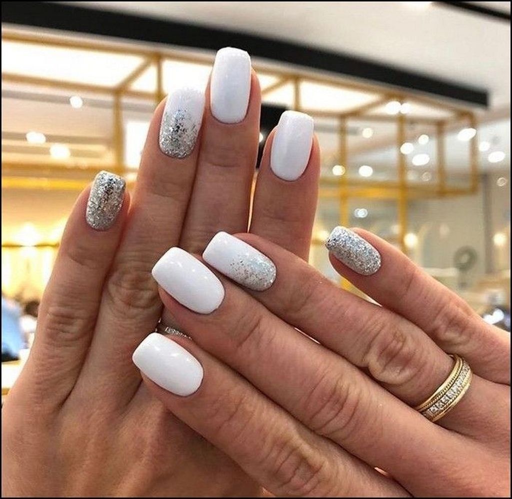 modelo de uñas color blanco