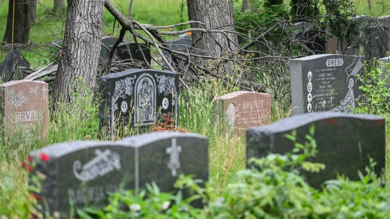 montreal cemetery strike