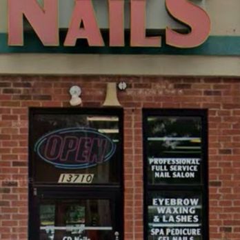 nail shop on 8 mile