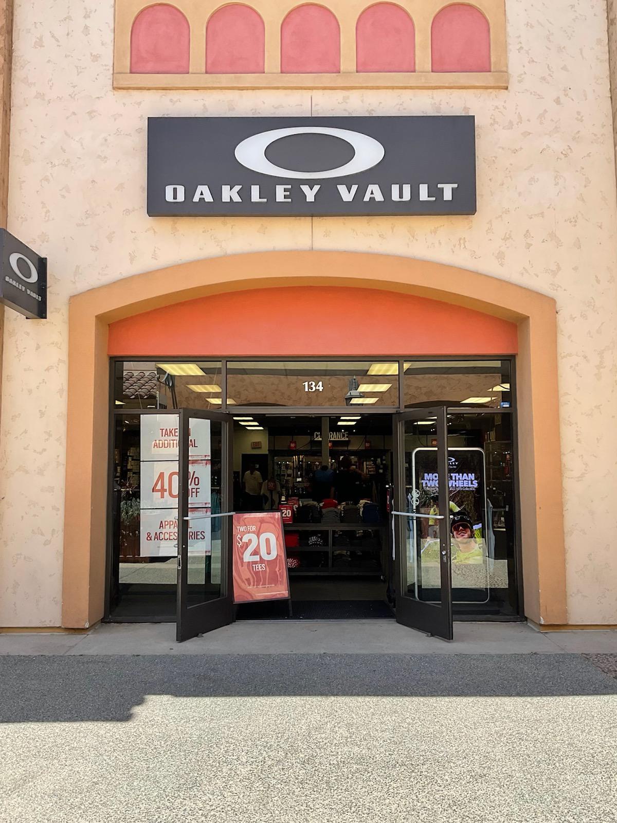 oakley vault store