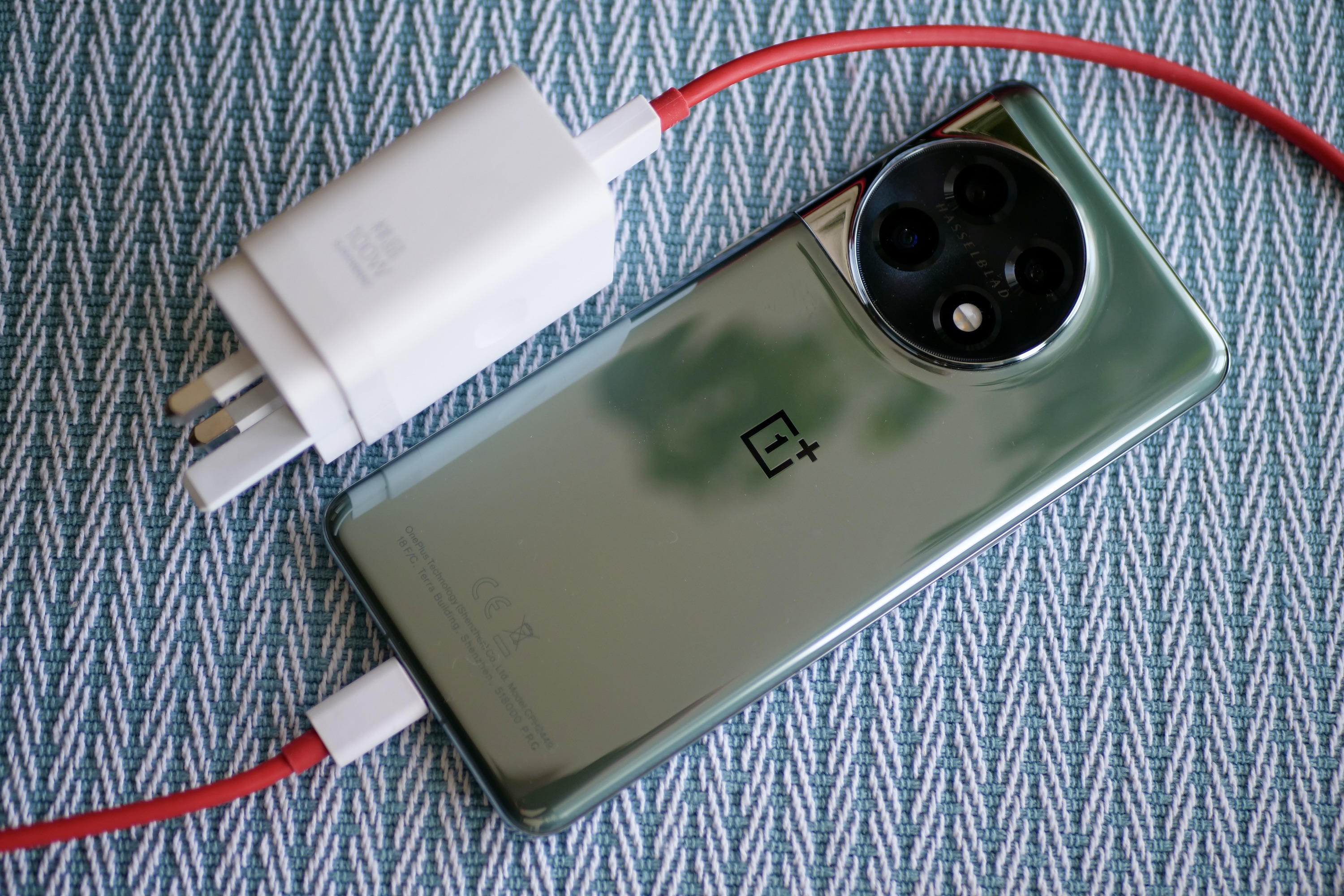 oneplus charger box