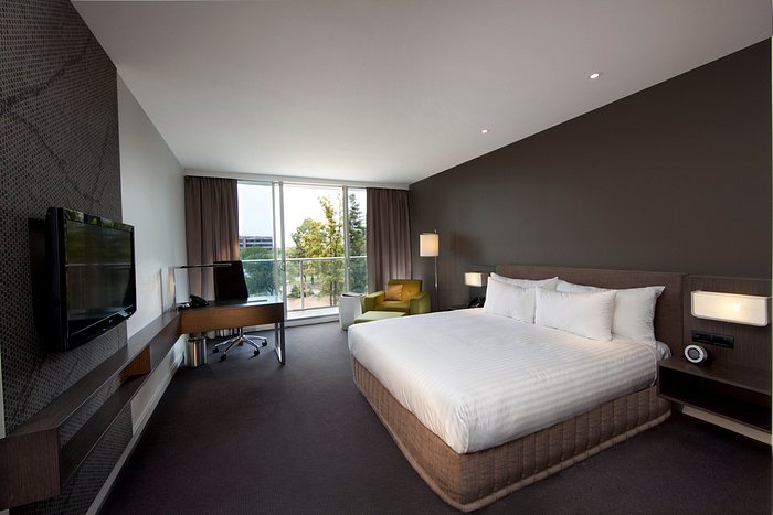 pullman adelaide review