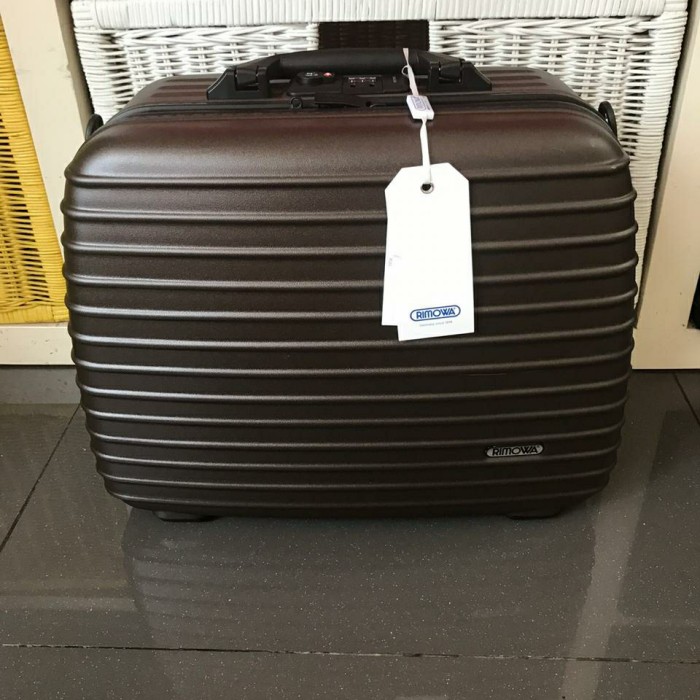 rimowa makeup case