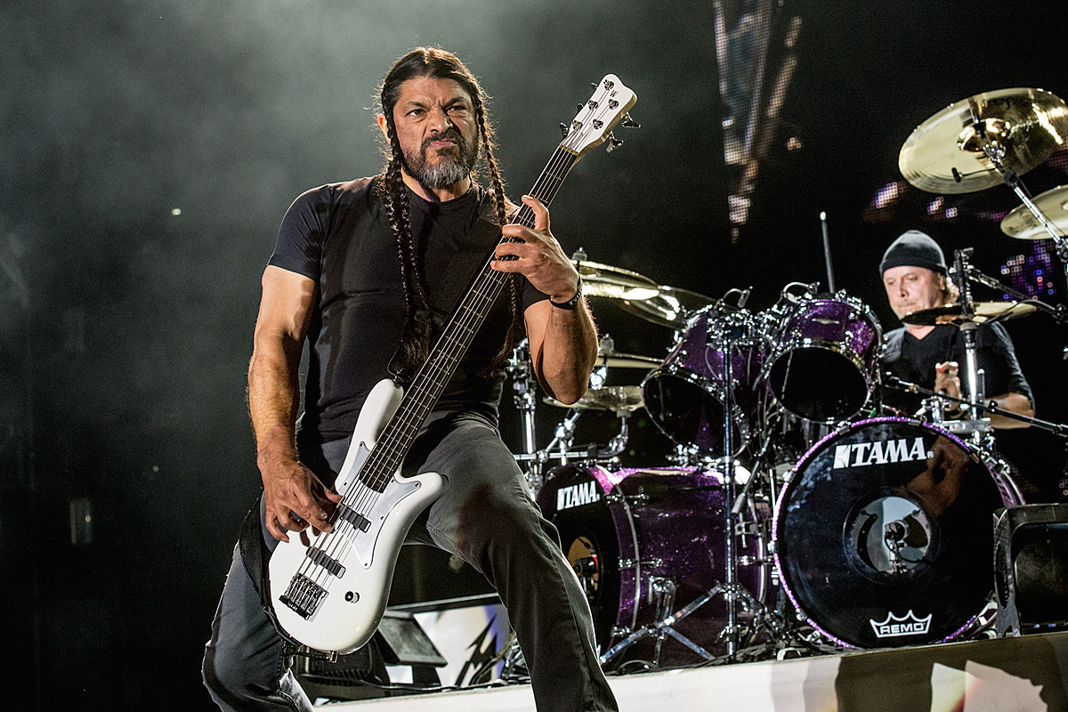 robert trujillo salary