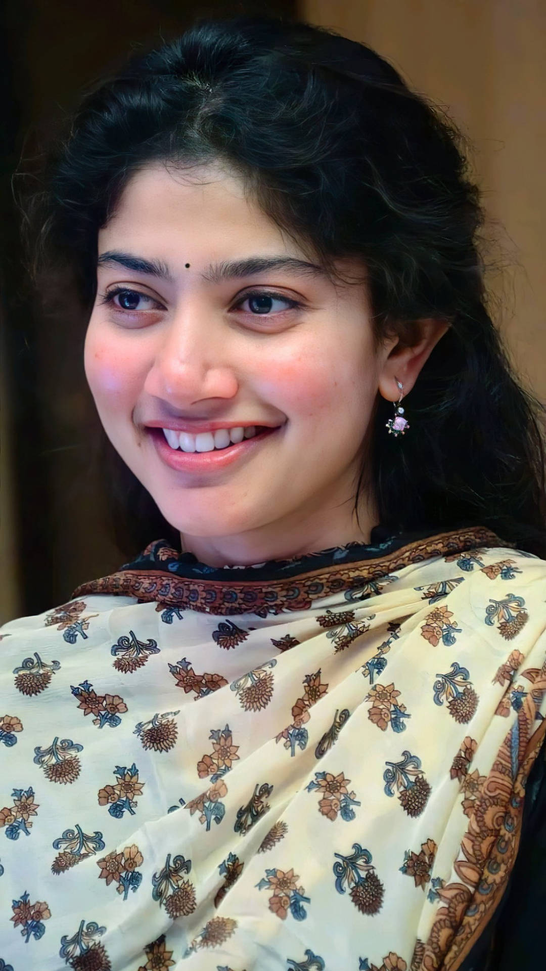 sai pallavi hd wallpaper