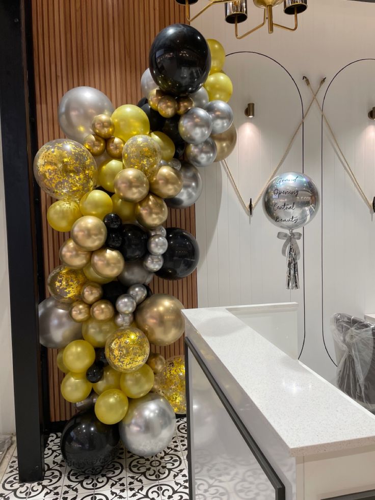 salon balloons