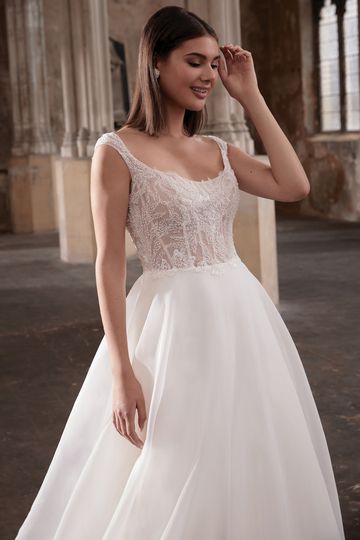 scoop neck wedding dress