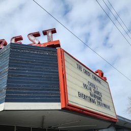 seattle movie theaters with recliners