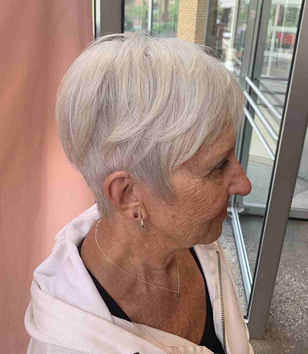 short hairdos for older women