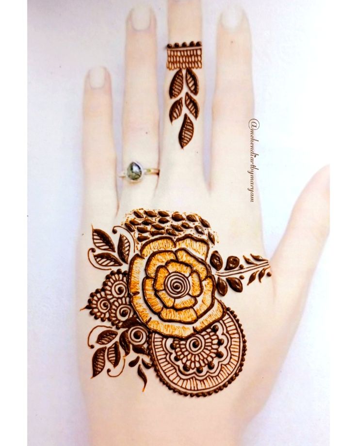 simple mehndi design patches