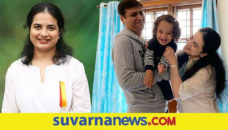 singer nanditha family photos