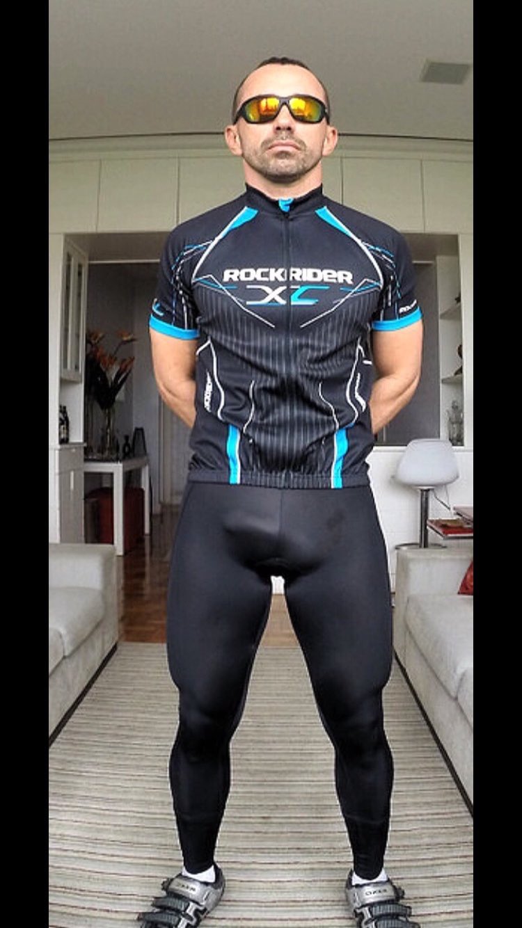 spandex bulge