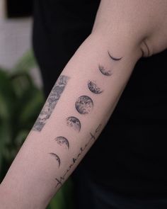 tatuaje de fases de la luna