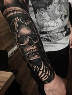 tatuajes de la santa muerte en la mano