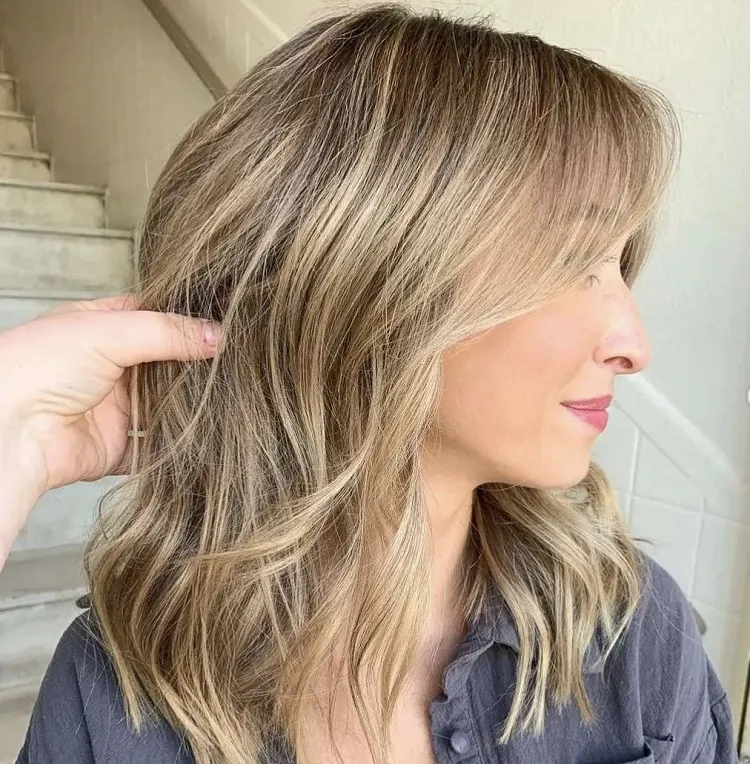 thin layered shoulder length hair