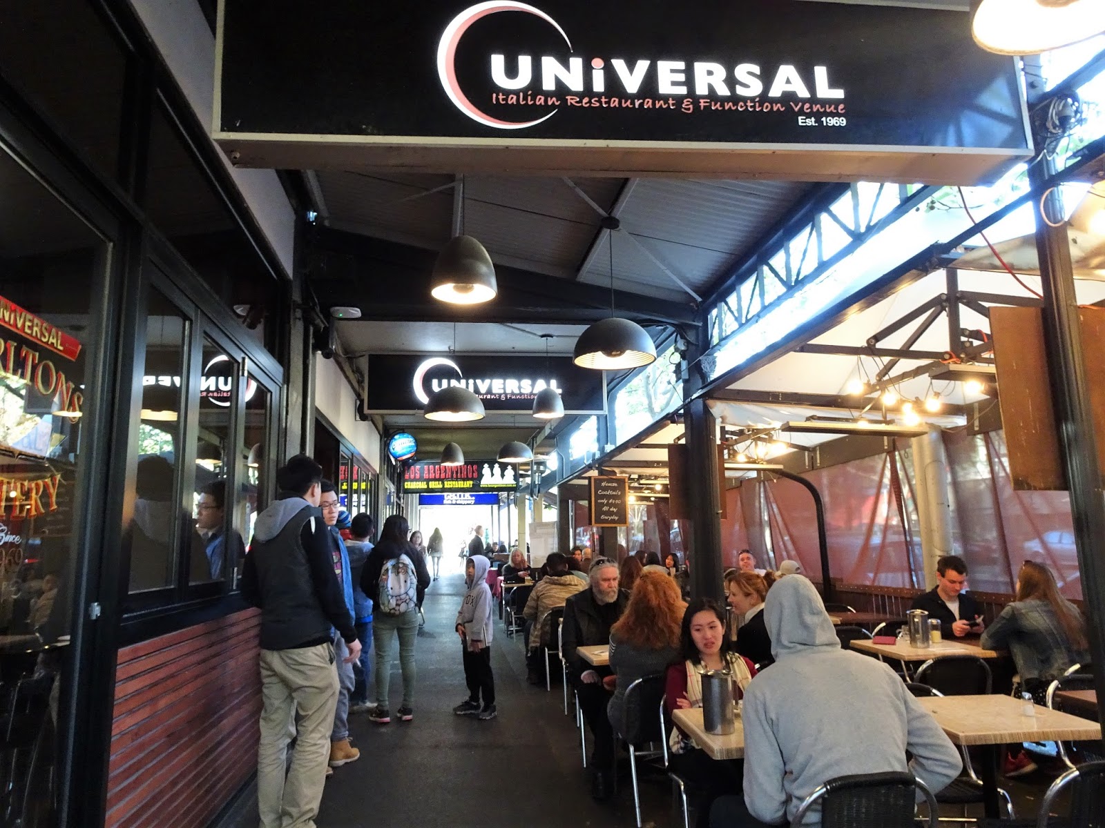 universal restaurant carlton vic