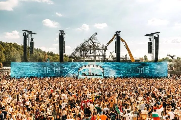 Zarobki DJ-ów na Tomorrowland